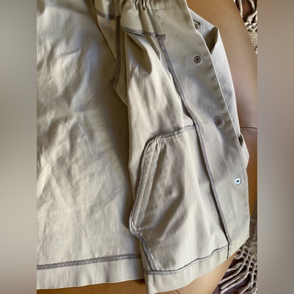 Theory Cropped Jacket Coat Women’s Size Small Beige Cream Drawstring - Picture 9 of 9